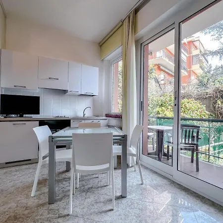 Apartment Comodo E Luminoso Monolocale Varazze