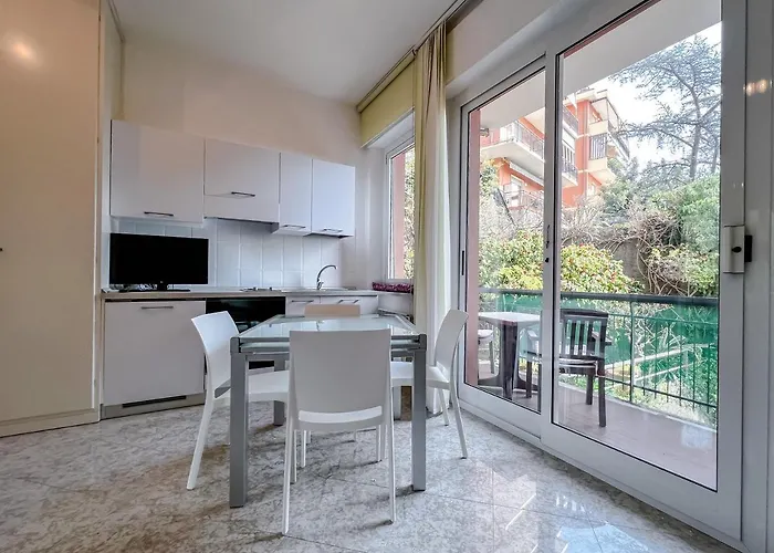 Apartment Comodo E Luminoso Monolocale Varazze